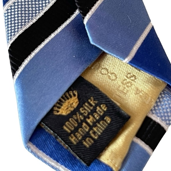 Countess Mara Repp tie blue colors 58 long 3 inches wide 100% silk - Picture 5 of 6